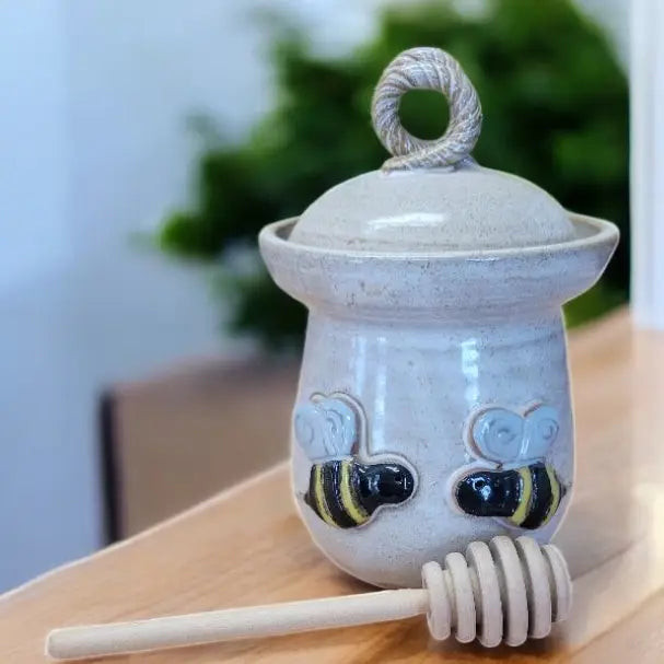 Bizzy Bee Honey Pot